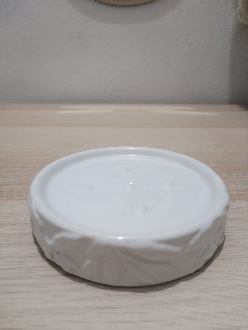 Spotlight Koo Leaf Tray White Candle Holder, Furniture & Home Living, Home Decor, Other Home