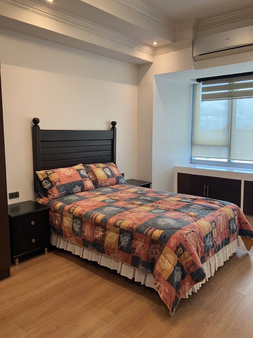 St Francis ShangriLa 1 bedroom FOR SALE Morning sun with parking