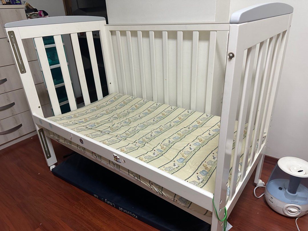 Sussex universal cot best sale bed
