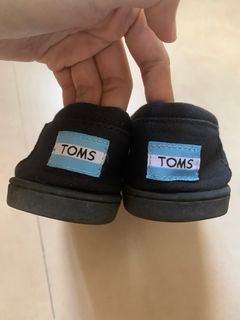 Authentic  TOMS shoes