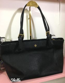 Tory Burch emerson combo crossbody size 23x 14x7,5 Black (long strap bisa  dilepas, bisa dijadikan clutch), Barang Mewah, Tas & Dompet di Carousell