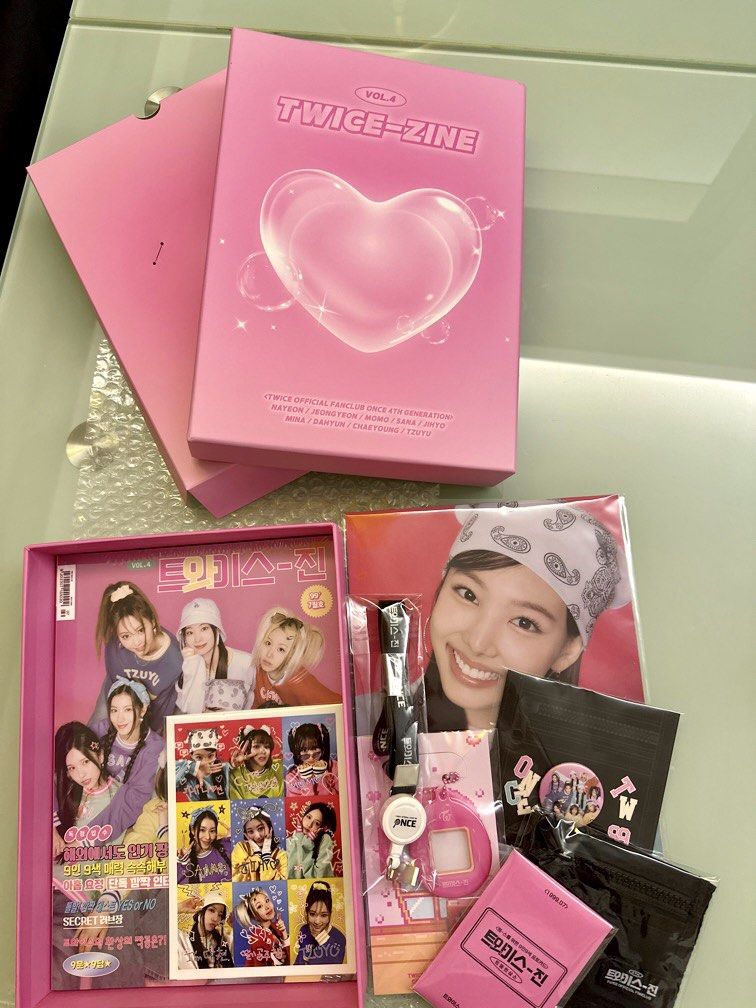 TWICE 4期會員禮Fan Club Kit, 興趣及遊戲, 收藏品及紀念品, 韓流