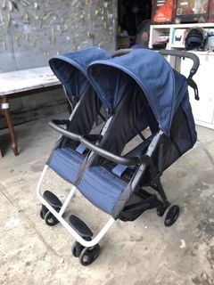 Twin baby stroller   In good condition Code akc 1844