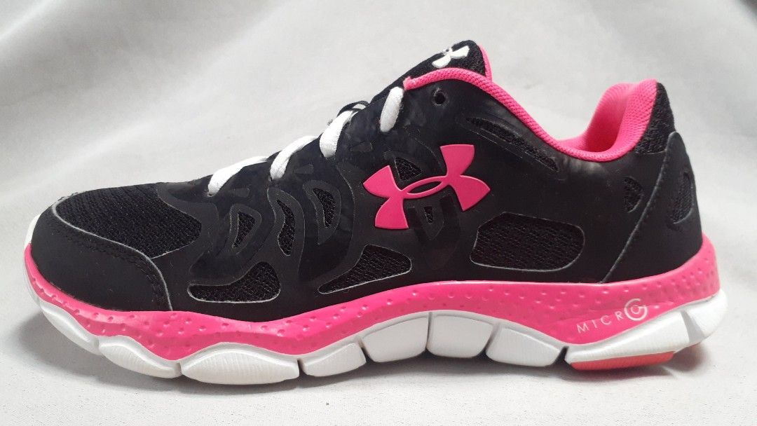 Under Armour Micro G Engage Black Women s running shoes size US 8