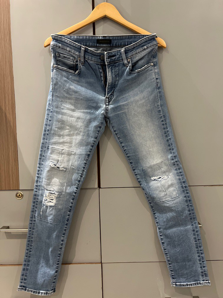 Uniqlo Ripped Skinny Tapered Jeans, Men's Fashion, Bottoms, Jeans on