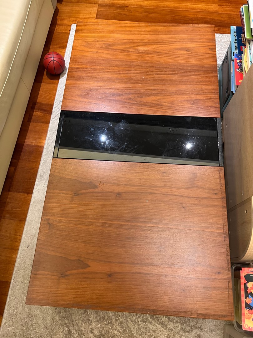 Used coffee table with storage space, 傢俬＆家居, 傢俬, 桌子 - Carousell