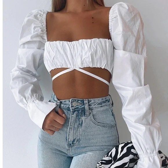 White fox boutique white cropped- Brand new with tag, Women's Fashion, Tops,  Others Tops on Carousell