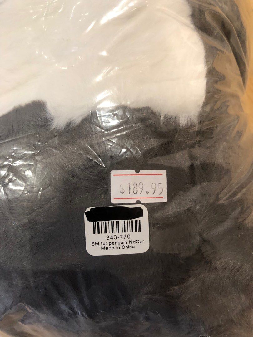 WTS CRATE AND BARREL NOD CHAIR PENGUIN, Furniture & Home Living, Furniture, Other Home Furniture