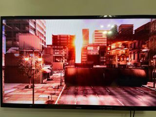 43" SAMSUNG TV (with free sky cable digibox)