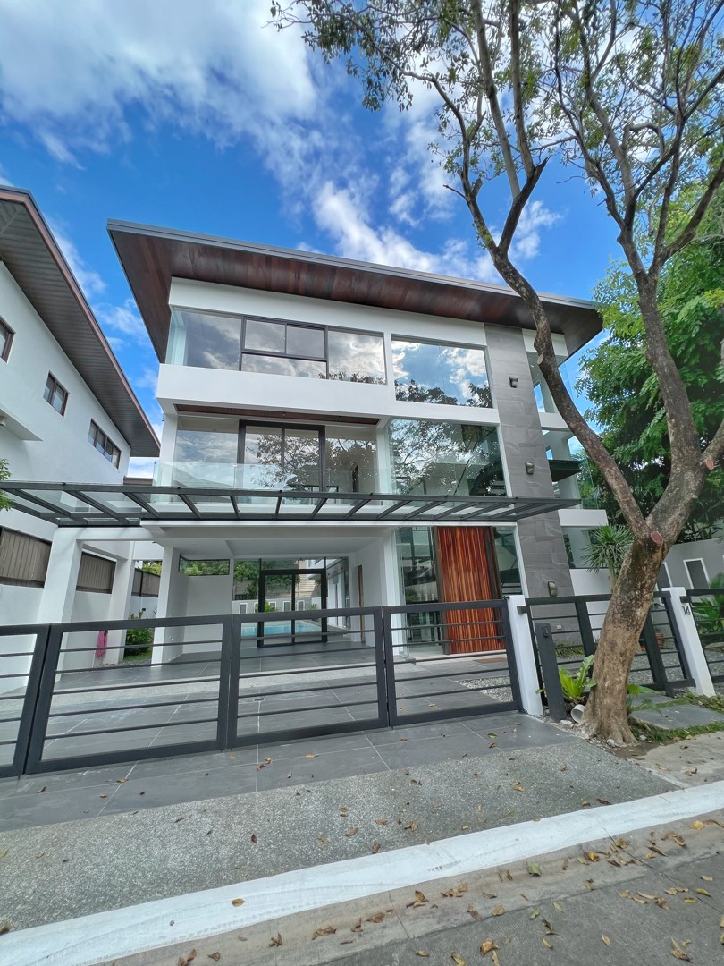 700sqm 4BR Bnew Glasshouse with Lift in Hillsborough, Property, For