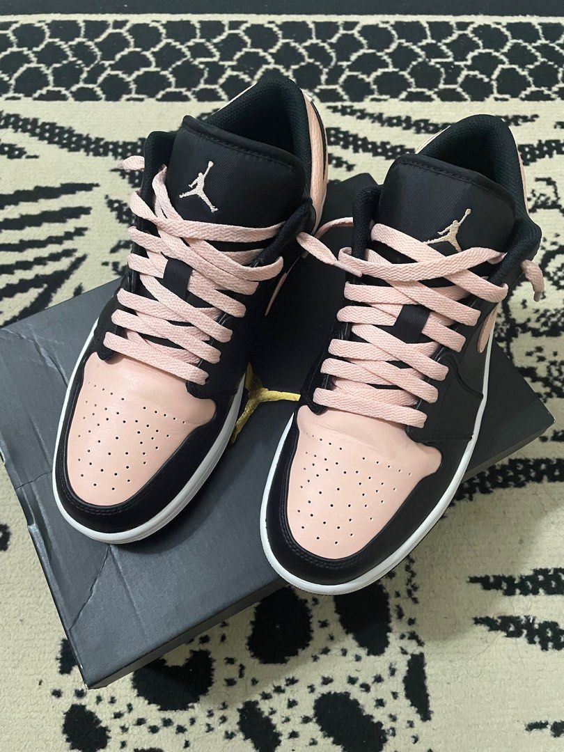 Crimson tint best sale jordan 1 footlocker