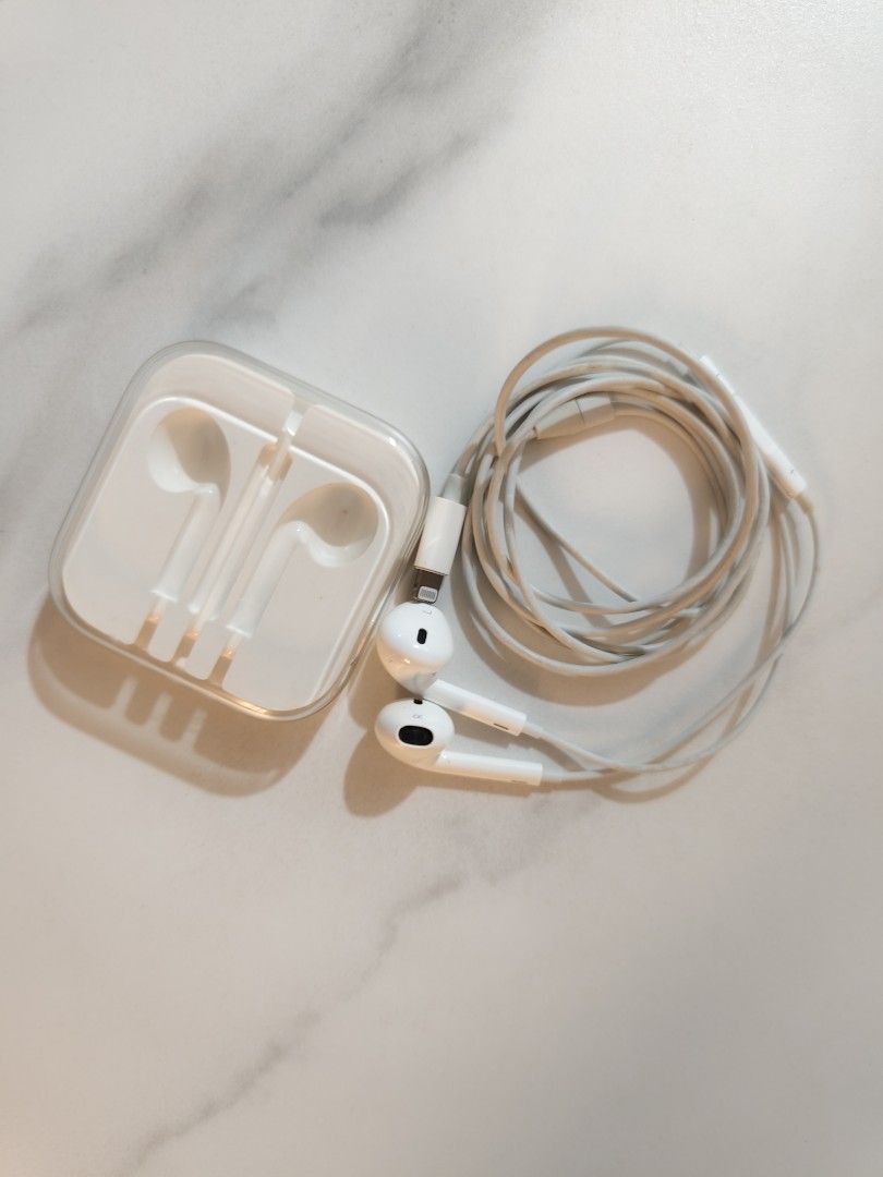 Apple Earpods original with box, Audio, Earphones on Carousell
