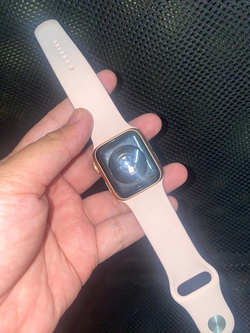 Silver apple watch deals with pink sand band