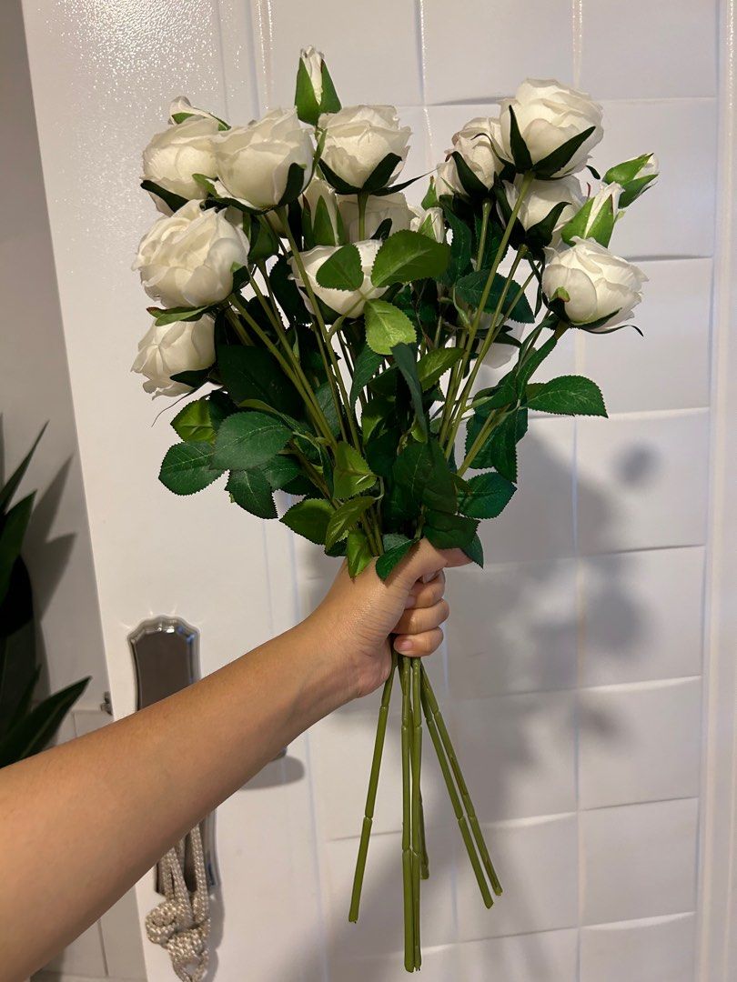 Artificial White Roses, Furniture & Home Living, Home Decor, Artificial
