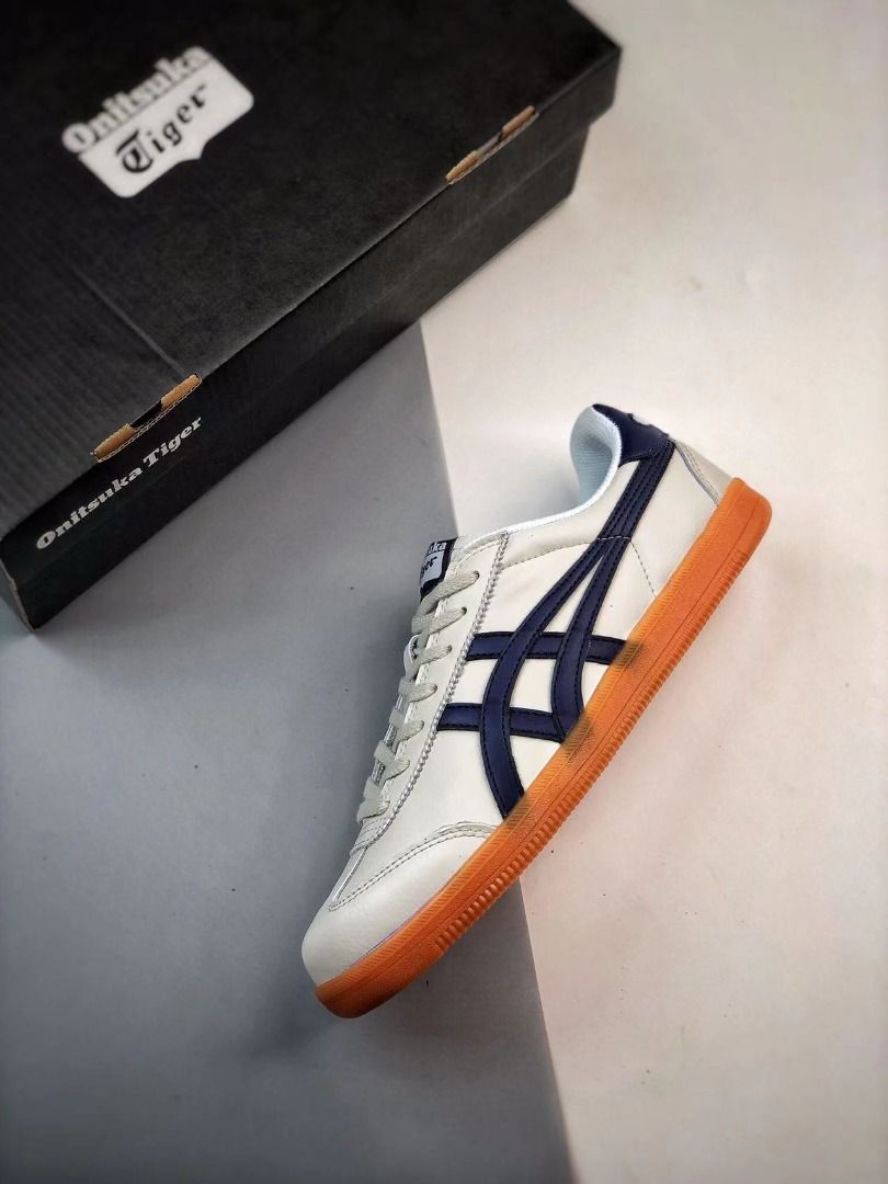 Asics Onitsuka Tiger Tokuten (Category: Sneakers) located in Singapore. Submitted by ellheathm09844 (Listing ID 1260889993, Image 3). Description: Original box, no wear.