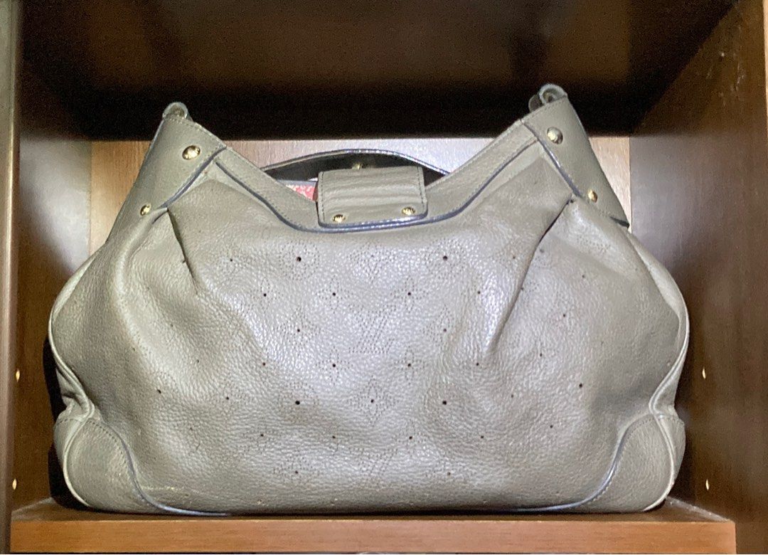 Pre-Owned Louis Vuitton Solar PM Mahina Leather Shoulder Bag – AV Luxury