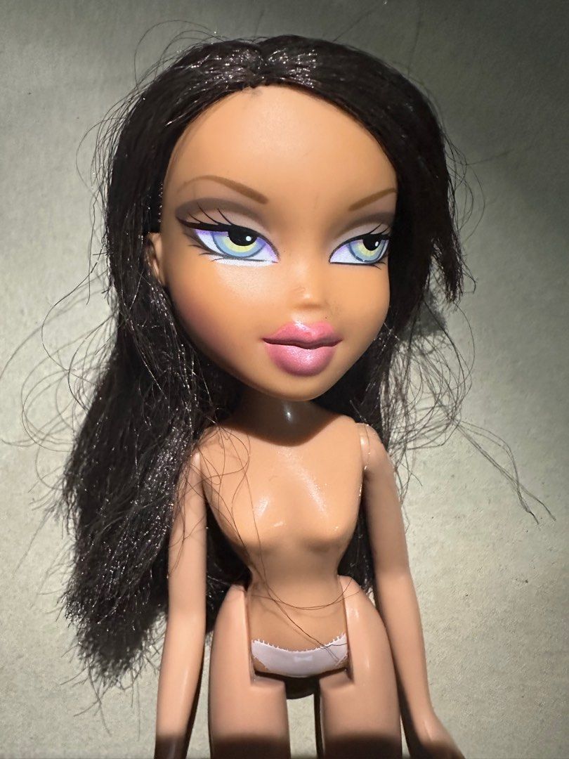 Brunette bratz doll deals