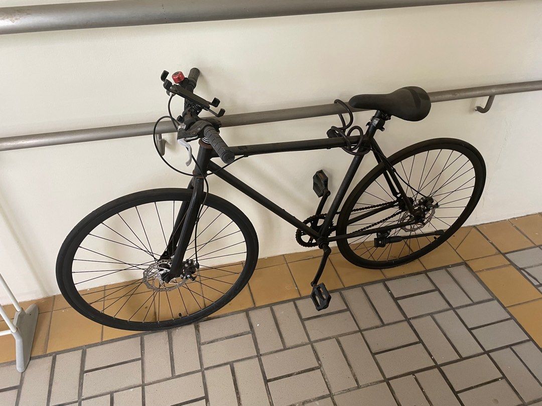 Bicycle without gears. Black Color, Sports Equipment, Bicycles & Parts