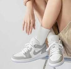BNDS Air Jordan 1 Low Women's Wolf Grey DC0774-105 US 9W