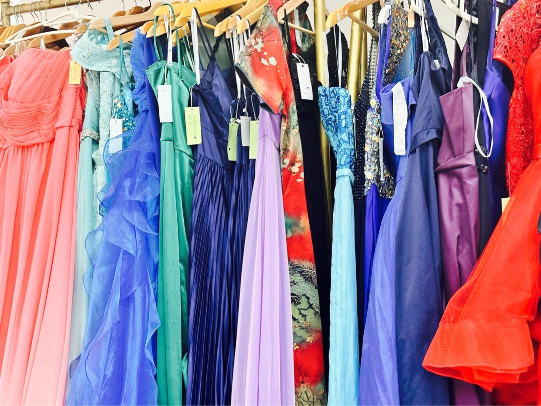 Sample preloved Bridal Gowns and Evening gown clearance sales