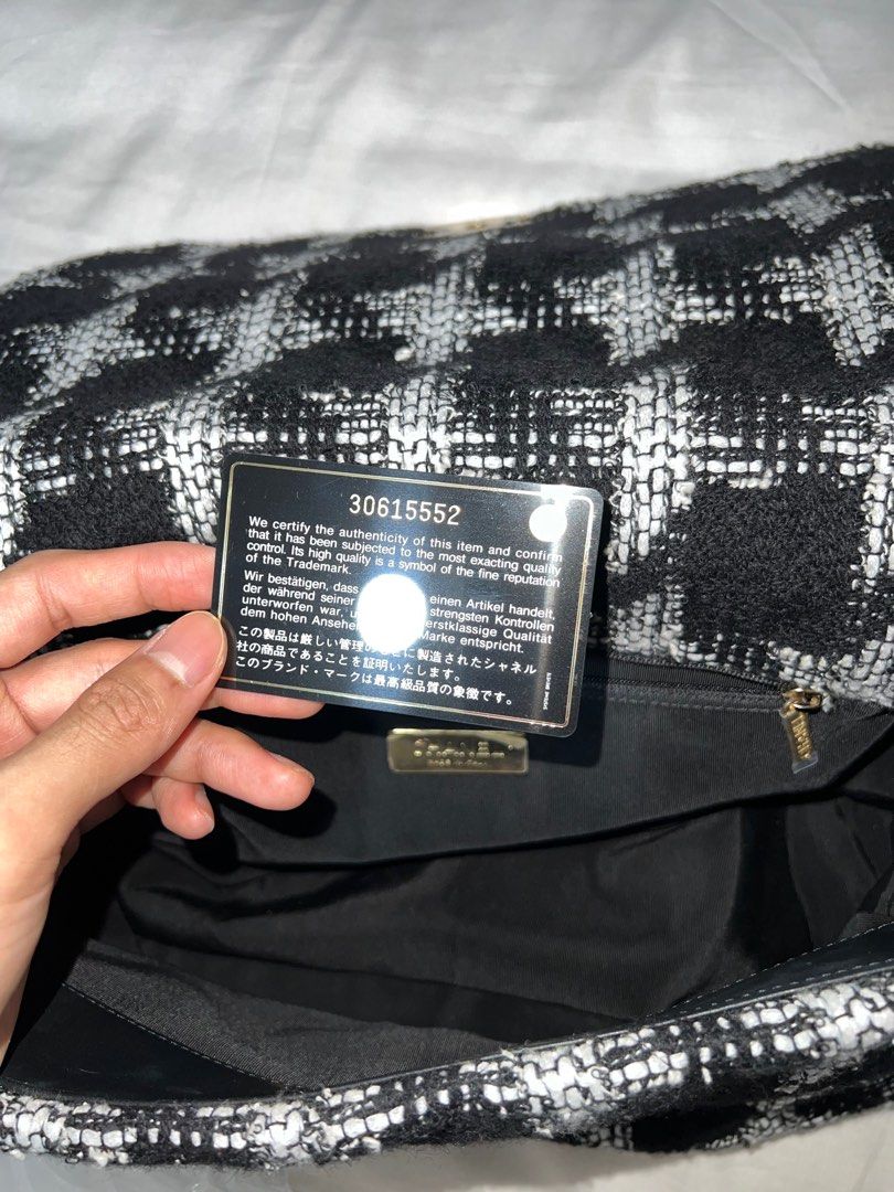 Chanel 19 Beige Black Houndstooth Tweed Flap Bag Large Maxi