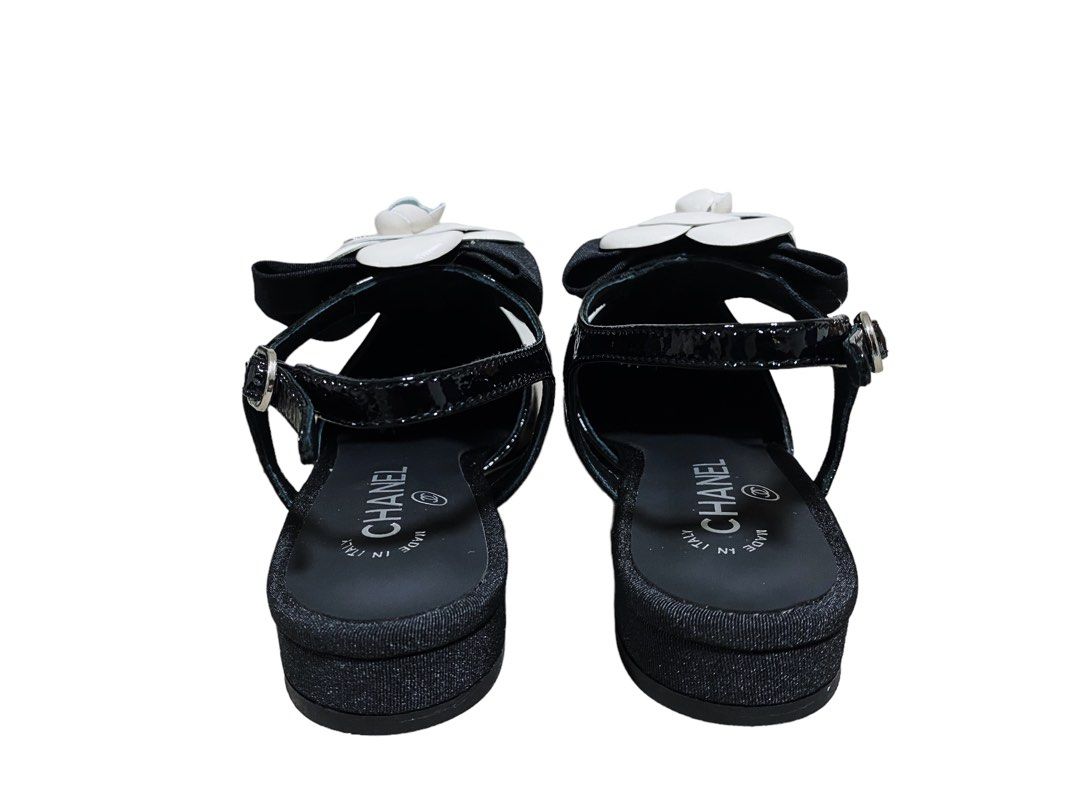 Chanel Black/White Leather CC Camellia Flat Thong Sandals Size 38 Chanel |  The Luxury Closet
