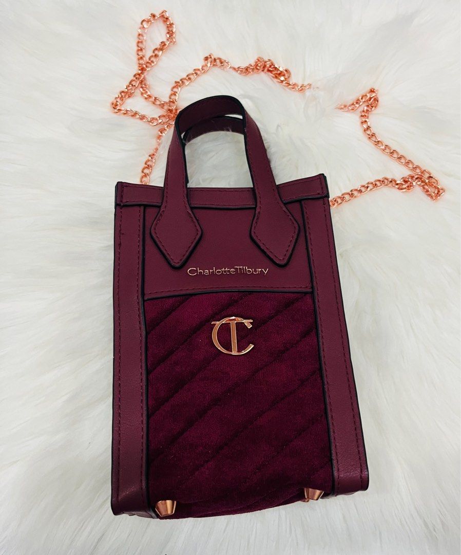 CHARLOTTE TILBURY BAG WITH CHAIN (Category: Luxury Bags & Wallets) located in Makati City. Submitted by cashfrancefashioncosmetics_ph (Listing ID 1260832300, Image 1). Description: CHARLOTTE TILBURY BAG WITH CHAIN SIZE IS POSTED TEXTURE GAMUSA WITH LITTE SYNTHETIC LEATHER COLOR EXACT IN THE PICTURES PM FOR MORE DETAILS .