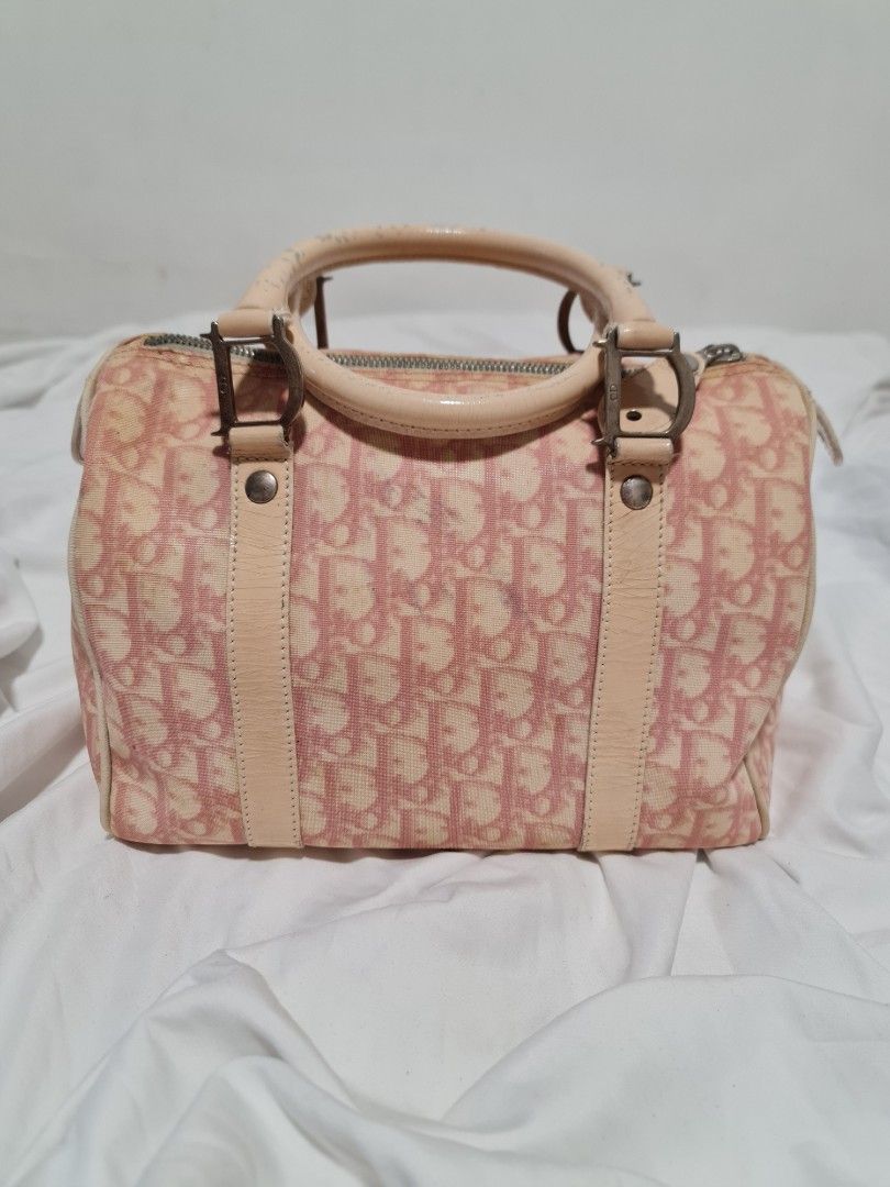 Christian Dior bag (Category: Luxury Bags & Wallets) located in Pasig City. Submitted by swift.decluttering (Listing ID 1260901106, Image 2). Description: authentic has flaws.