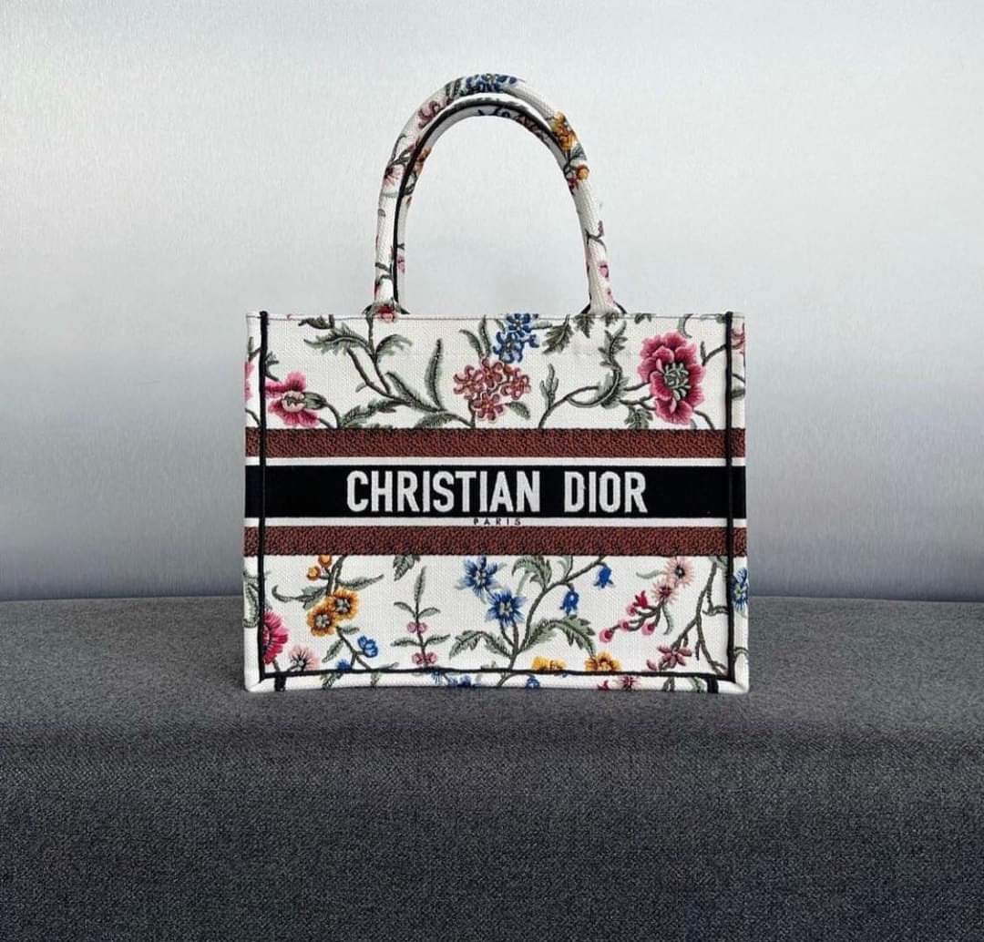 Christian Dior Medium Floral Book Tote - Neutrals Totes, Handbags -  CHR331011