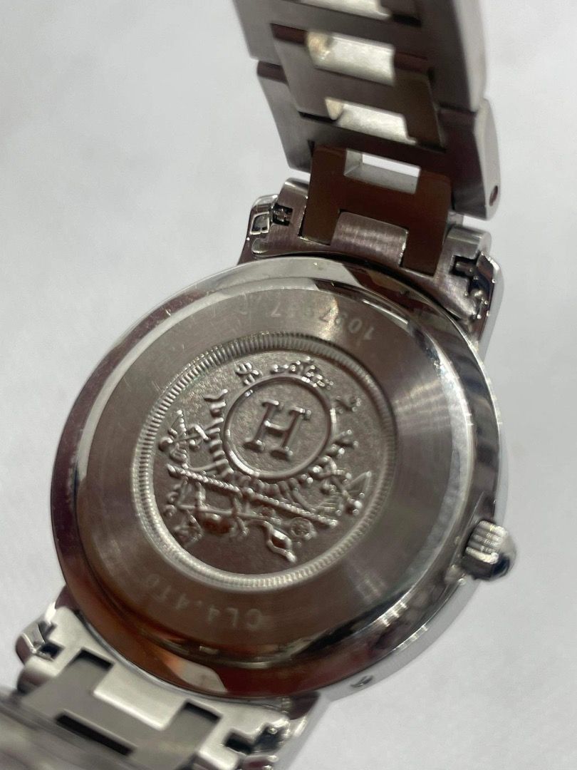Clipper Wristwatch in SS 19cm HERMES (Category: Luxury Watches) located in Quezon City. Submitted by hellopatchi (Listing ID 1260833627, Image 2). Description: Clipper Wristwatch in SS 19cm Newly buffed and replaced battery last 4/ 2023 Japan Rank A - used item with case, box and international guarantee card/manual .