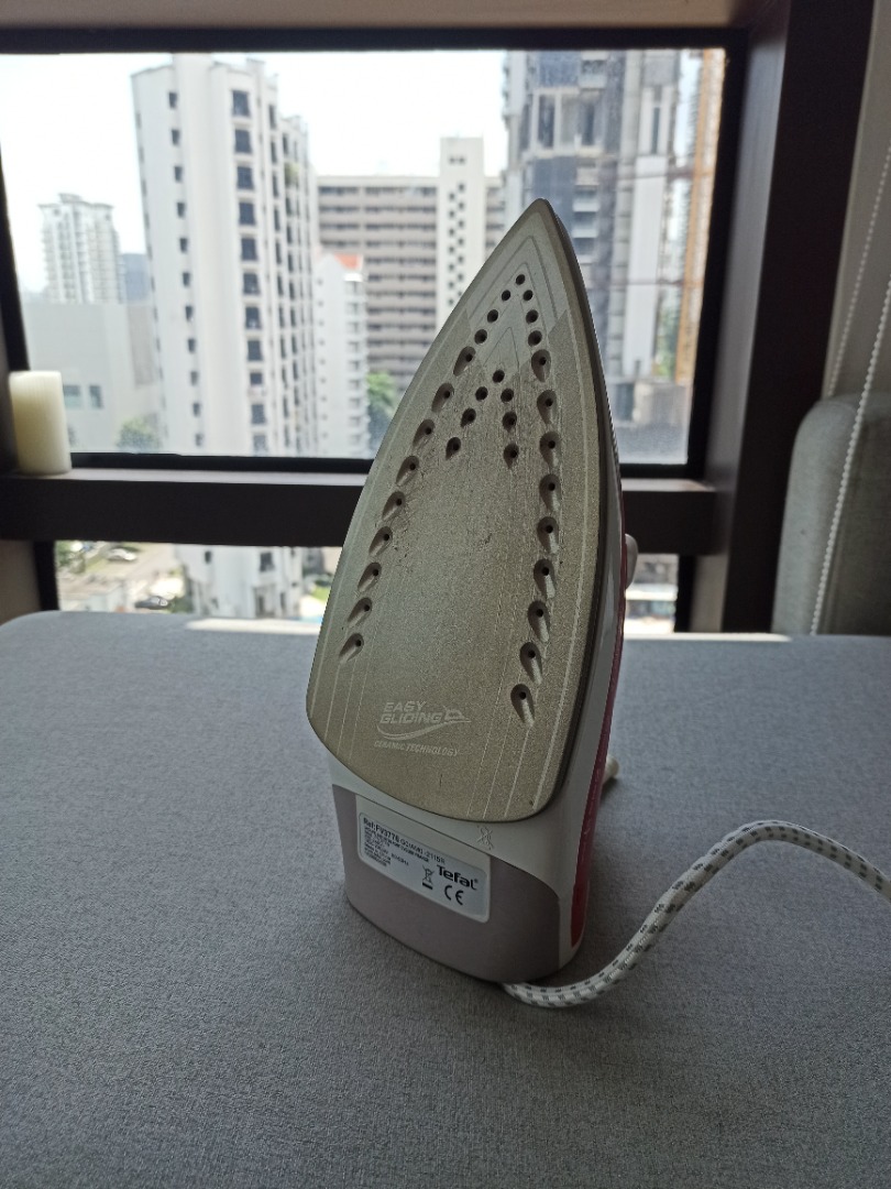 clothes iron TEFAL, TV & Home Appliances, Irons & Steamers on Carousell