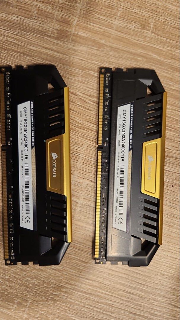 Corsair Vengeance Pro Series 16GB 2 x 8GB DDR3 DRAM 2400MHz C11