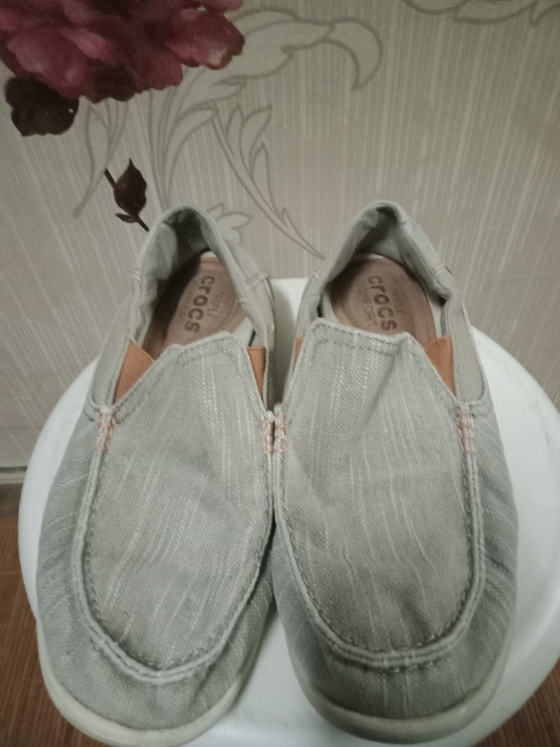 Crocs size 6.5 outlet