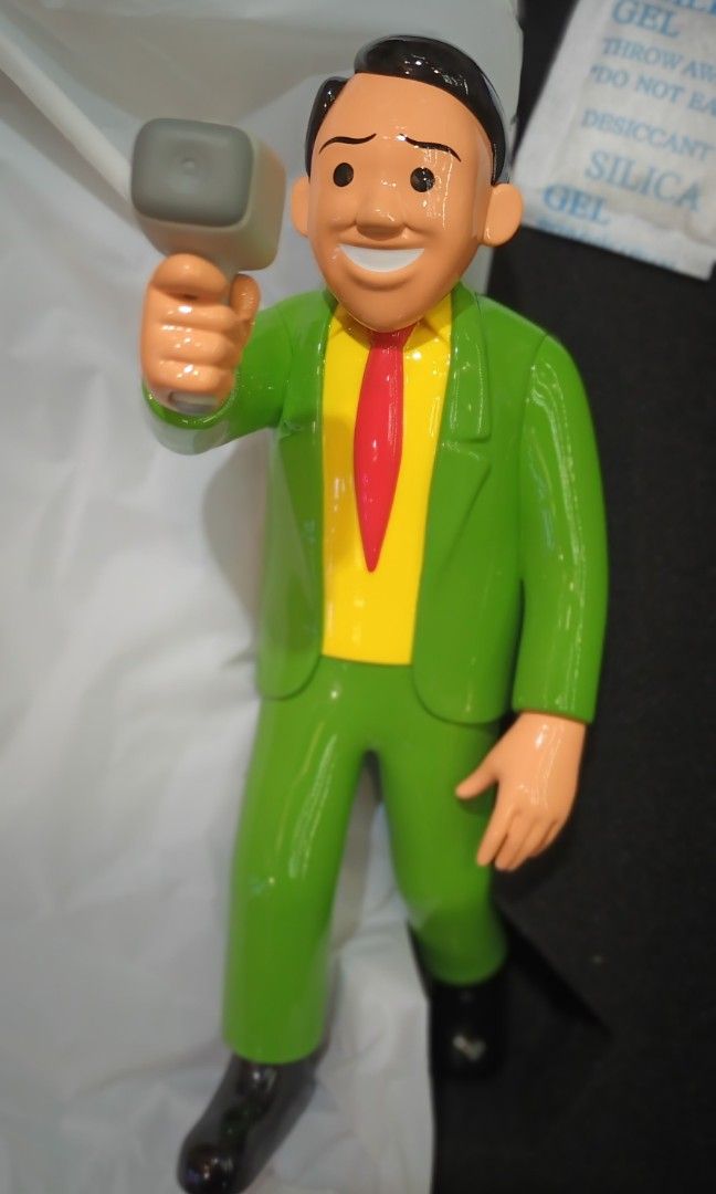 Joan Cornella の Idiotmeter と フィギュアセット Joan Cornella の Idiotmeter と フィギュアセット