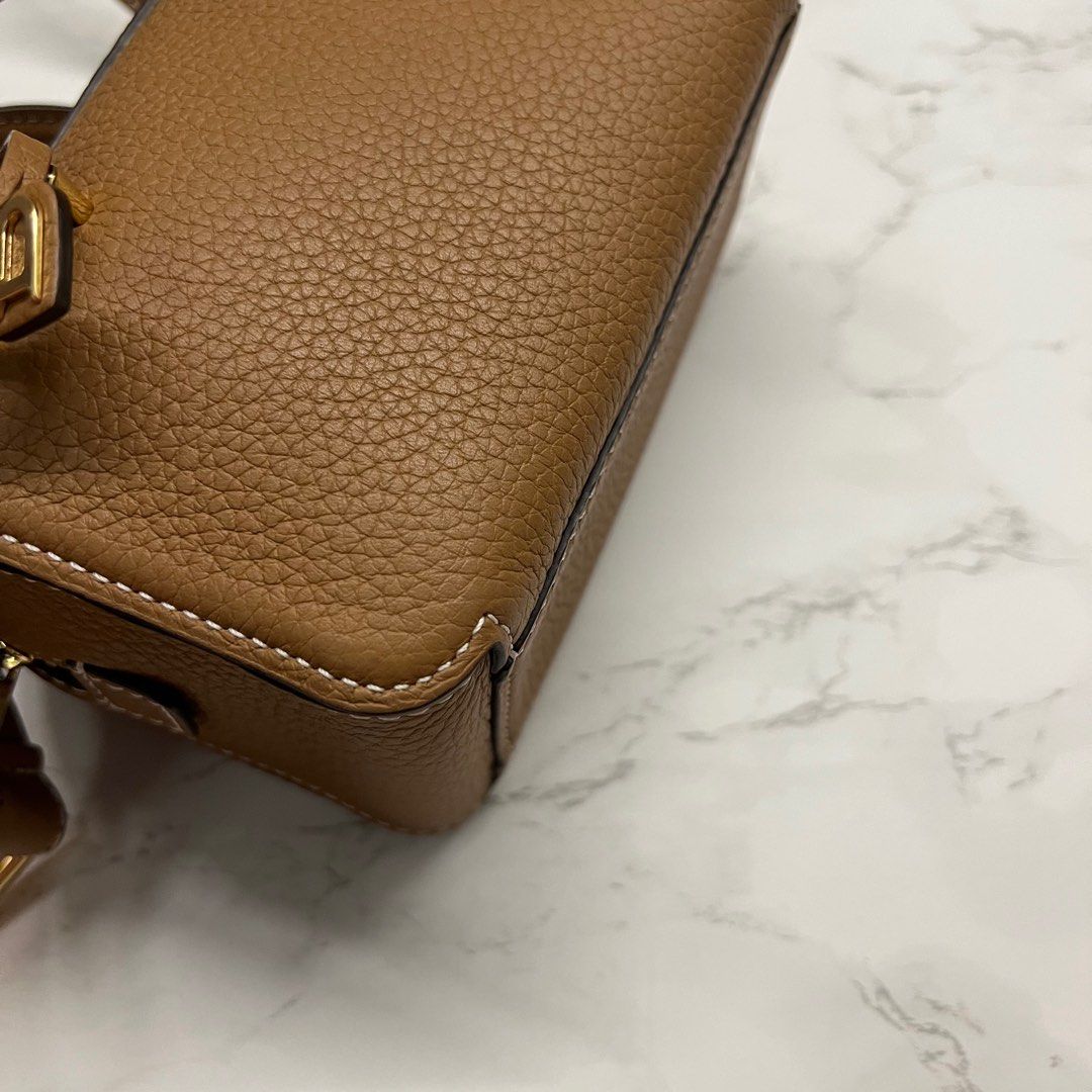 Delvaux cool box nano, 名牌, 手袋及銀包 Carousell