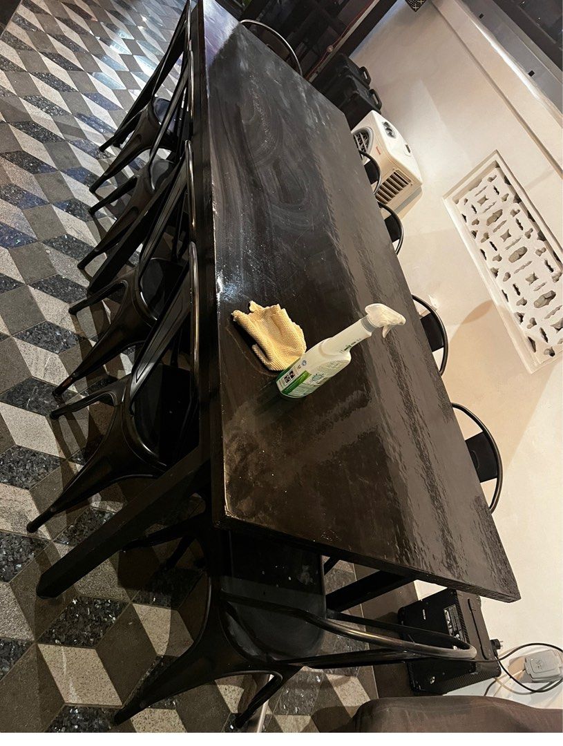 Dining Table (Category: Tables & Sets) located in Singapore. Submitted by 116520ln (Listing ID 1260846034, Image 1). Description: .