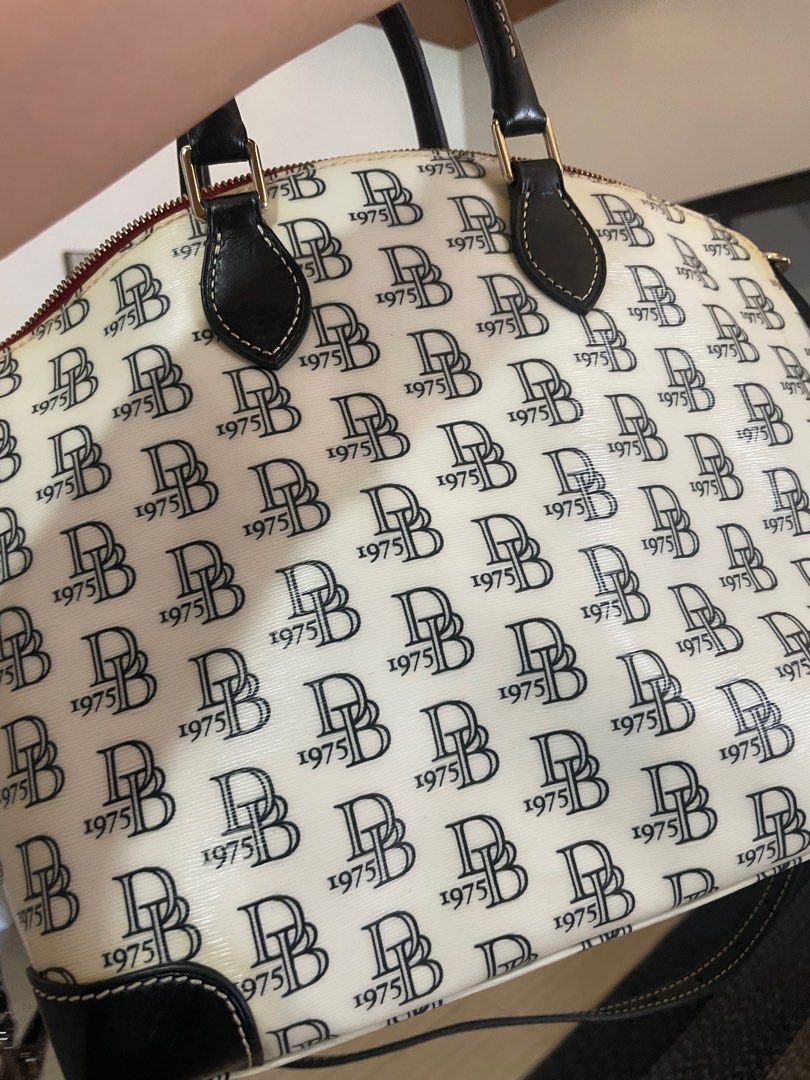 Dooney & bourke outlet sydney signature satchel