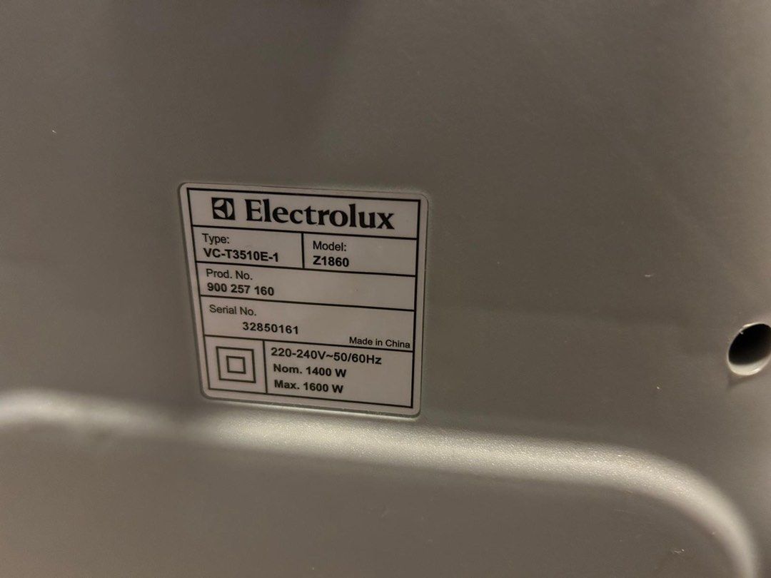 Electrolux Lite II Bagless Vacuum Cleaner Z1860, TV & Home Appliances