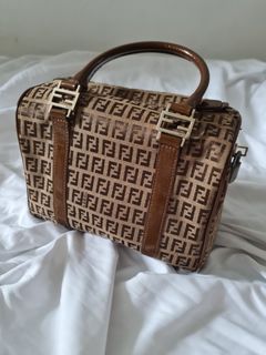 (Category: ) located in . Submitted by decluttering.personal (Listing ID 1260878993, Image 1). Description: .