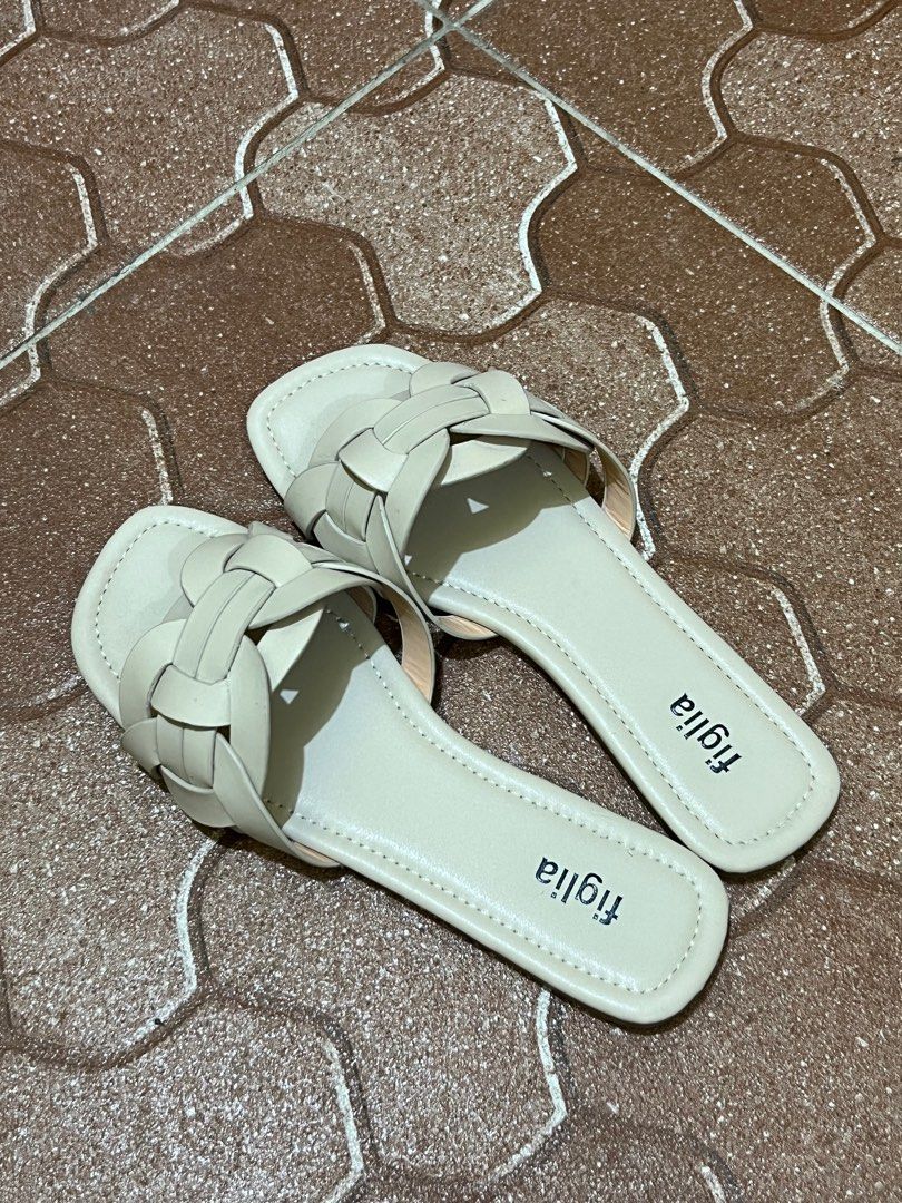 Figlia shop flat sandals