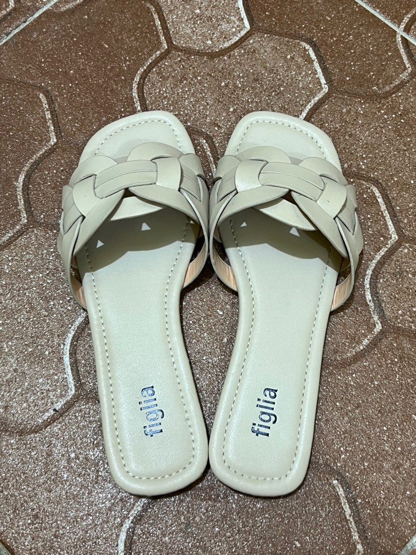 Figlia flat deals sandals