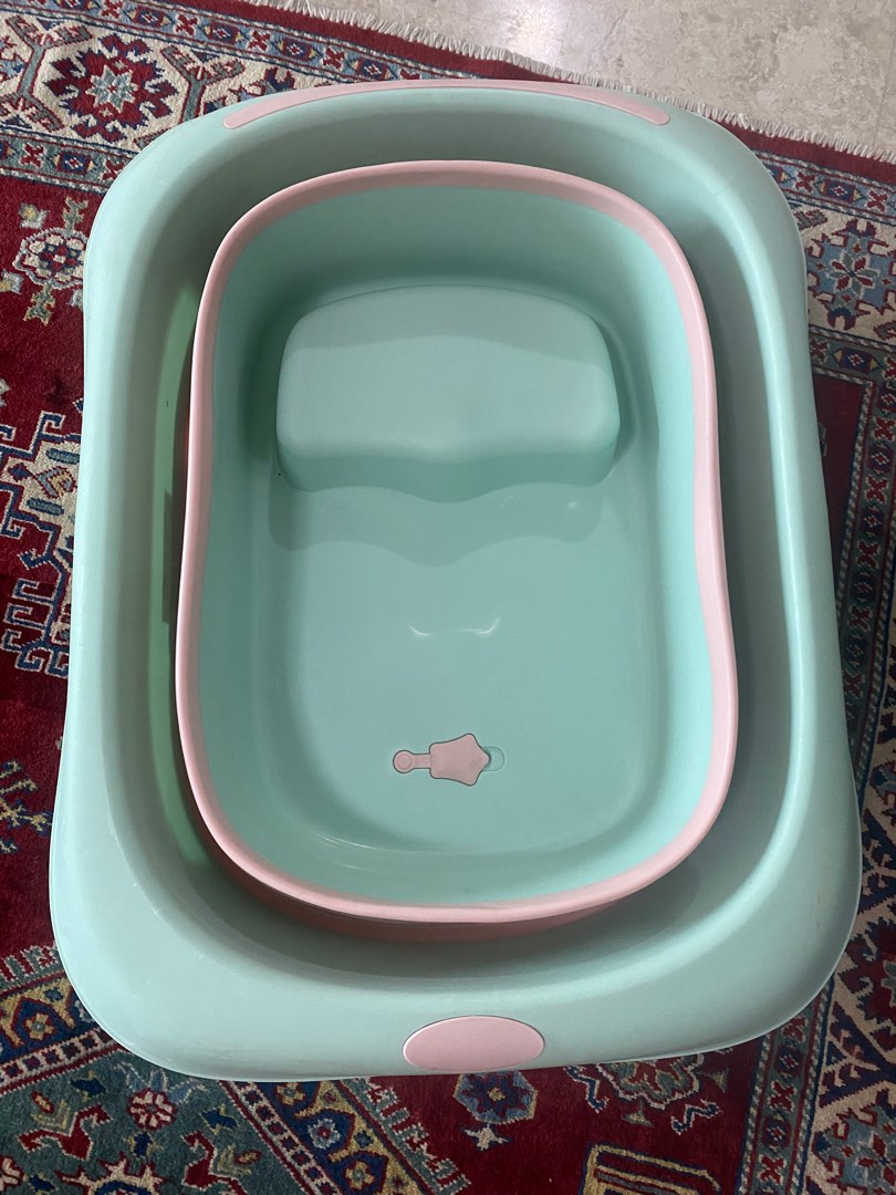 Grow with baby bathtub, Babies & Kids, Bathing & Changing, Bathtub