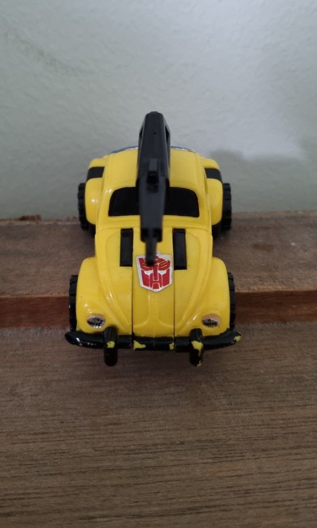 Hasbro Transformer G1 Legend Pretender Classic Bumblebee, Hobbies
