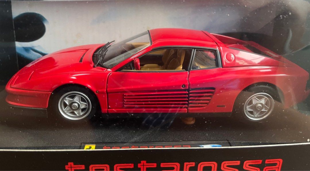 hotwheels testarossa ´84 1/18 23918 未開封-