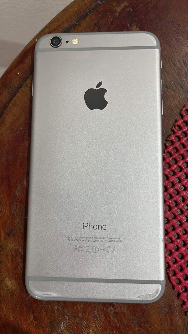 Iphone 6S (Category: iPhone 6 Series) located in Quezon City. Submitted by olxph_441031685 (Listing ID 1260965825, Image 1). Description: Iphone 6s first own , color space silver , selling or swap same price.