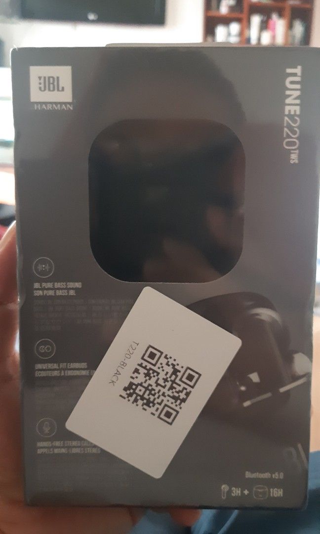 JBL Tune 220 (Category: Earphones) located in Santa Rosa. Submitted by kurama1023 (Listing ID 1260827995, Image 2). Description: JBL Tune 220 Bnew sealed RFS: declutter.