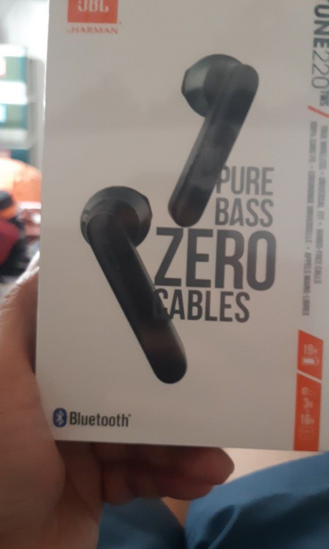 JBL Tune 220 (Category: Earphones) located in Santa Rosa. Submitted by kurama1023 (Listing ID 1260827995, Image 1). Description: JBL Tune 220 Bnew sealed RFS: declutter.