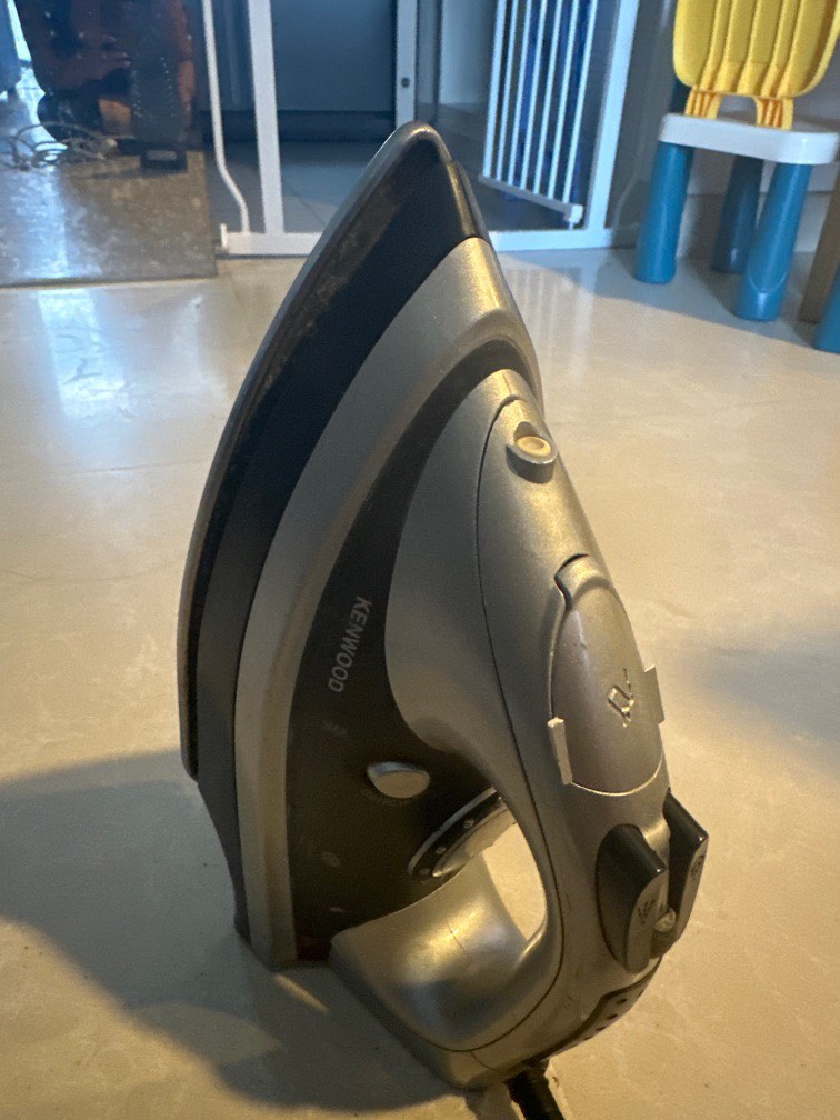 Kenwood iron, TV & Home Appliances, Irons & Steamers on Carousell