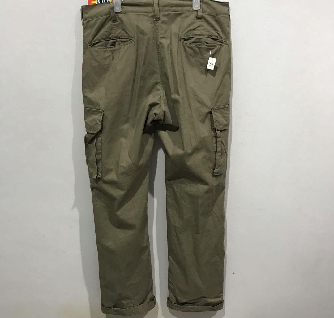Khakis cargo pants, Men's Fashion, Bottoms, Trousers on Carousell