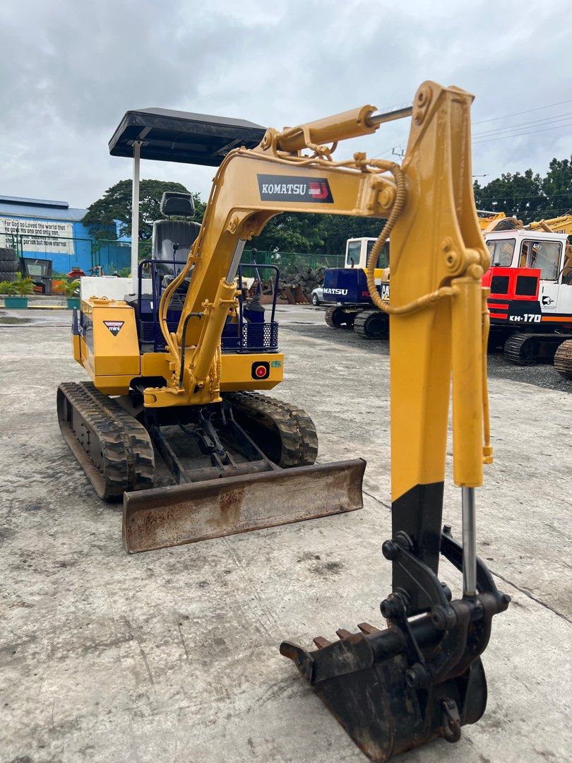 Komatsu (Category: Heavy Vehicles) located in Quezon City. Submitted by joemelyn20 (Listing ID 1260838167, Image 3). Description: New arrival ‼️ Komatsu pc20-6 Mini backhoe 3,000+hrs 2 units avail open and close cab Japan surplus direct import With steel trackpad Free fully recondition Free repaint and upholstery Good pump and engine Good running condition With after sales service Maraming bagong dating na unit today🥰 For quotations and inquirie